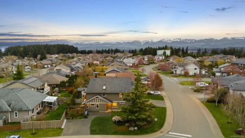 2403 Tiger Moth Pl, Comox, BC 