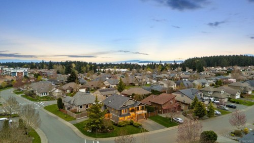 2403 Tiger Moth Pl, Comox, BC 