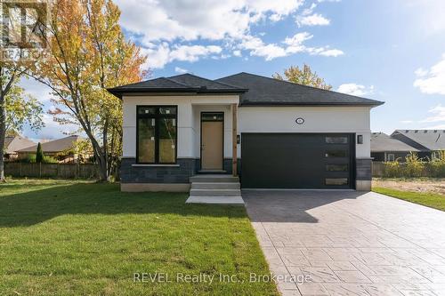 11 STICKLES STREET  Pelham (Fonthill), ON L3C 3C3