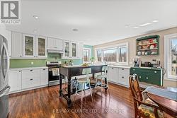 Chef-inspired kitchen with a view - 