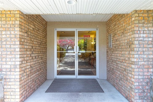 311-9919 Fourth St, Sidney, BC - Outdoor With Exterior