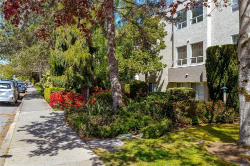 311-9919 Fourth St, Sidney, BC - Outdoor