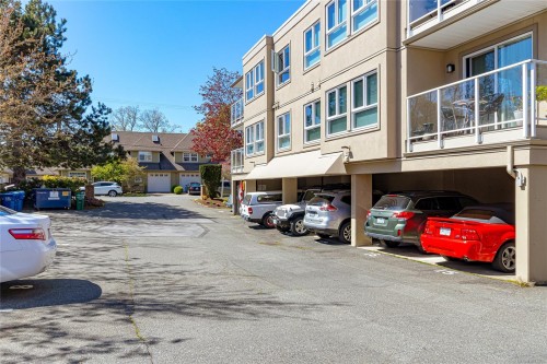 311-9919 Fourth St, Sidney, BC - Outdoor
