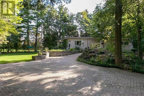 2602 No 2 Side Road, Burlington, ON - Outdoor