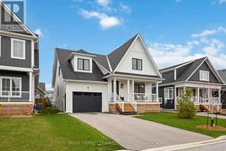 122 COURTLAND STREET Blue Mountains, ON L9Y 5L8
