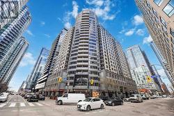 219 - 20 BLUE JAYS WAY Toronto, ON M5V 3W6