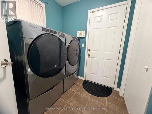 15 Gees Way, Cambridge, ON - Indoor Photo Showing Bathroom