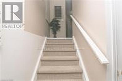15 Gees Way, Cambridge, ON - Indoor Photo Showing Other Room