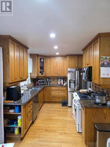 63 Topley Crescent, Ottawa, ON - Indoor Photo Showing Kitchen With Double Sink
