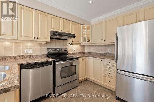 67 Hawktree, Ottawa, ON - Indoor Photo Showing Kitchen