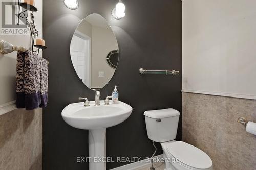 67 Hawktree, Ottawa, ON - Indoor Photo Showing Bathroom