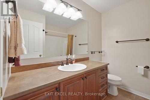 67 Hawktree, Ottawa, ON - Indoor Photo Showing Bathroom