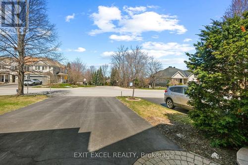 67 Hawktree, Ottawa, ON - Outdoor