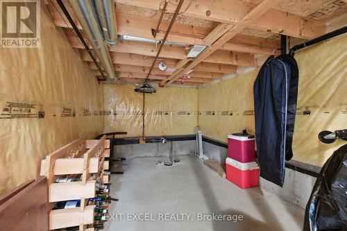 67 Hawktree, Ottawa, ON - Indoor