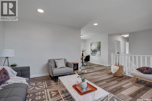 3339 Fairlight Drive, Saskatoon, SK - Indoor Photo Showing Living Room
