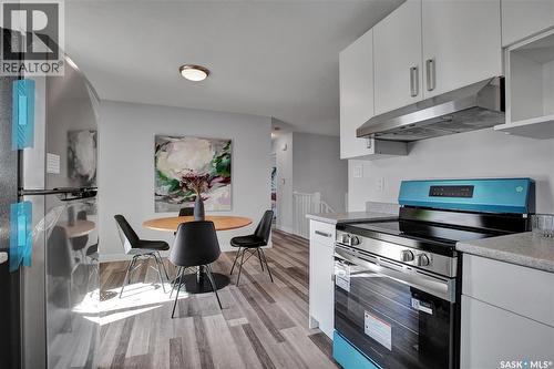 3339 Fairlight Drive, Saskatoon, SK - Indoor Photo Showing Kitchen