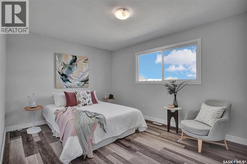 3339 Fairlight Drive, Saskatoon, SK - Indoor Photo Showing Bedroom