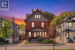 79 GILES BOULEVARD East Windsor, ON N9A 4B8