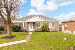 18 FAIRWEATHER ROAD Toronto, ON M6M 4C7