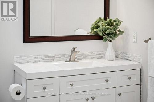 189 Shadow Wood Court, Waterloo, ON - Indoor Photo Showing Bathroom
