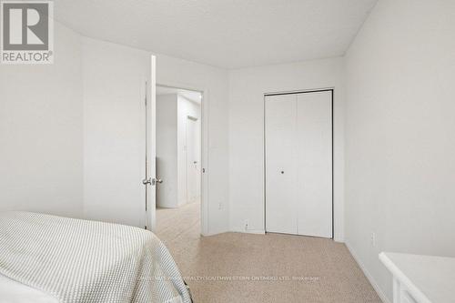 189 Shadow Wood Court, Waterloo, ON - Indoor Photo Showing Bedroom
