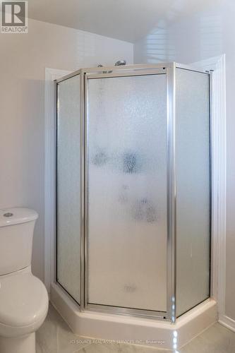 11 Great Oak Private, Ottawa, ON - Indoor Photo Showing Bathroom