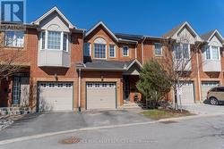 11 GREAT OAK PRIVATE  Ottawa, ON K1G 6P7