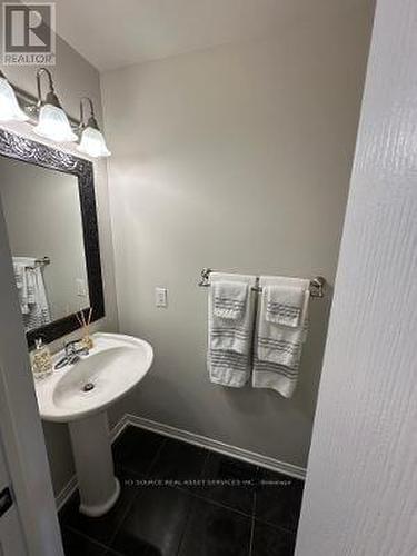 11 Great Oak Private, Ottawa, ON - Indoor Photo Showing Bathroom