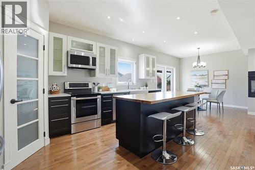 210 Padget Crescent, Saskatoon, SK - Indoor Photo Showing Kitchen With Upgraded Kitchen