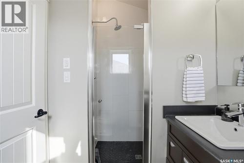 210 Padget Crescent, Saskatoon, SK - Indoor Photo Showing Bathroom