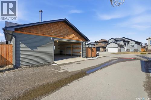210 Padget Crescent, Saskatoon, SK - Outdoor