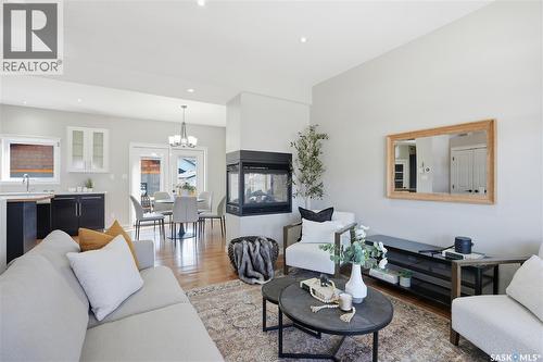 210 Padget Crescent, Saskatoon, SK - Indoor Photo Showing Living Room