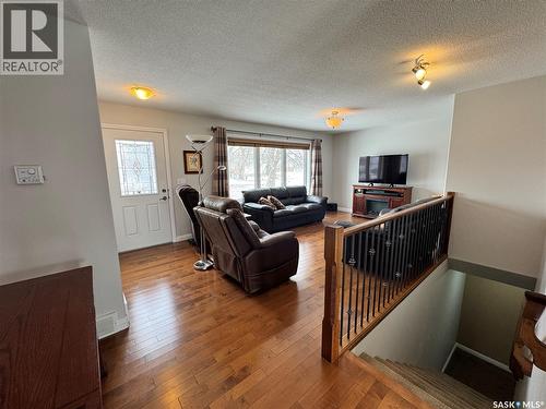 218 5Th Avenue E, Biggar, SK - Indoor Photo Showing Living Room