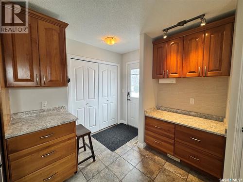 218 5Th Avenue E, Biggar, SK - Indoor