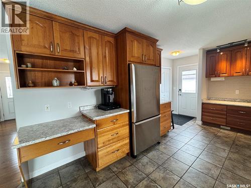 218 5Th Avenue E, Biggar, SK - Indoor Photo Showing Kitchen
