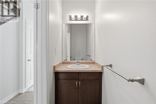 99 Panabaker Drive Unit# 35, Ancaster, ON - Indoor Photo Showing Bathroom