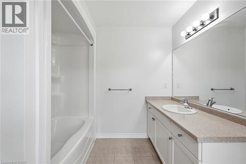 99 Panabaker Drive Unit# 35, Ancaster, ON - Indoor Photo Showing Bathroom