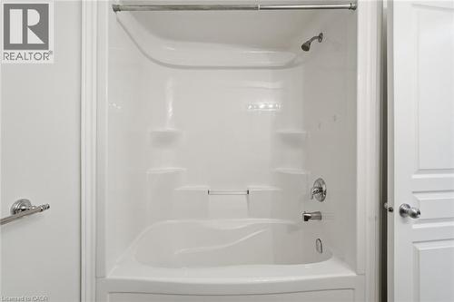 99 Panabaker Drive Unit# 35, Ancaster, ON - Indoor Photo Showing Bathroom