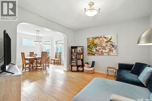 1009 Mcpherson Avenue, Saskatoon, SK - Indoor Photo Showing Living Room