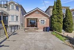 120 NORTHLAND AVENUE Toronto, ON M6N 2E2