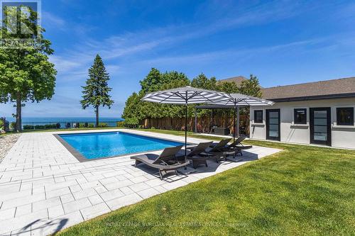 7 Campview Road, Hamilton, ON - Outdoor With In Ground Pool