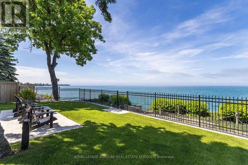 7 Campview Road, Hamilton, ON - Outdoor