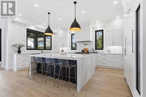 7 Campview Road, Hamilton, ON - Indoor Photo Showing Kitchen With Upgraded Kitchen