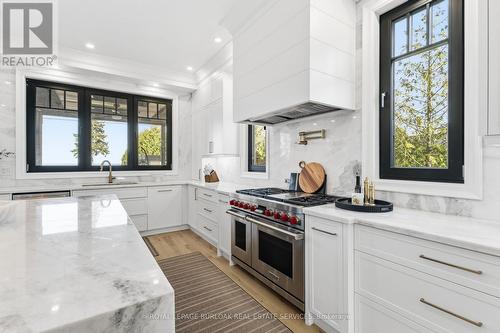 7 Campview Road, Hamilton, ON - Indoor Photo Showing Kitchen With Upgraded Kitchen