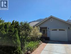 425 3rd Avenue Keremeos, BC V0X 1N2