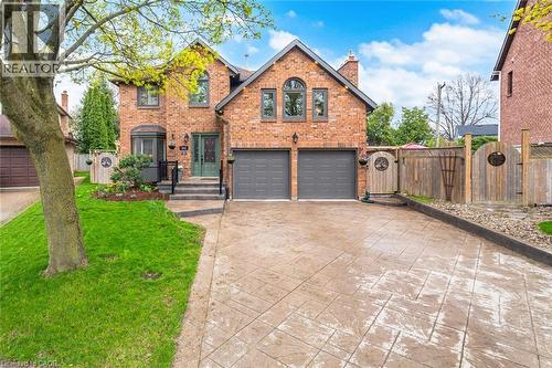 464 DELANEY Court  Burlington, ON L7L 5T6