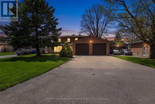 16 WENDERLY DRIVE  Aurora, ON L4G 1V4