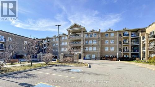 203 - 481 RUPERT AVENUE  Whitchurch-Stouffville, ON L4A 1Y7