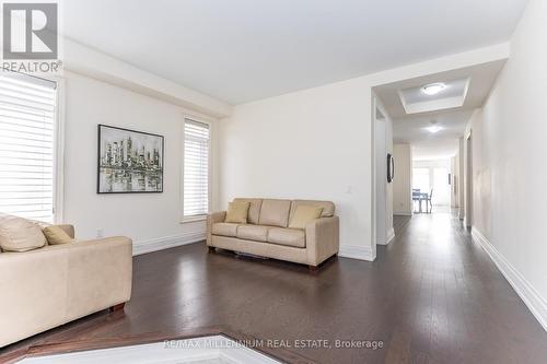 11 Algoma Drive, Vaughan, ON - Indoor Photo Showing Living Room