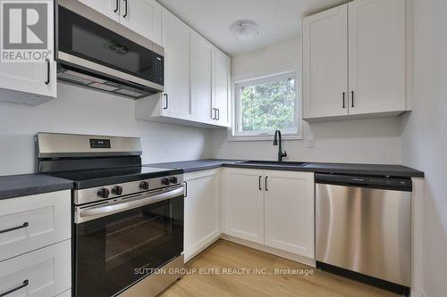 1488 Swanage Crescent Sw, Mississauga, ON - Indoor Photo Showing Kitchen